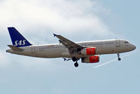 OY-KAP @ EGLL - Airbus A320-232 [3086] (SAS Scandinavian Airlines) Home~G 16/05/2015. On approach 27L. - by Ray Barber