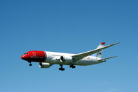 LN-LND @ EKCH - LN-LND landing rw 22L - by Erik Oxtorp