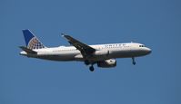 N417UA @ KSEA - Airbus A320