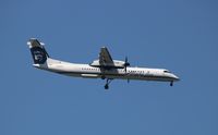 N438QX @ KSEA - DHC-8-402