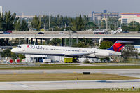 N921DL @ FLL - Ft. Lauderdale - by Alex Feldstein