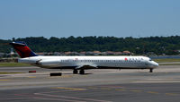 N907DL @ KDCA - Taxi National - by Ronald Barker
