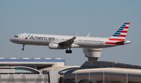 N122NN @ MIA - American