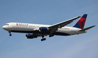 N128DL @ MCO - Delta 767-300