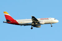 EC-ILR @ EGLL - Airbus A320-214 [1793] (Iberia) Home~G 21/05/2015. On approach 27L. - by Ray Barber