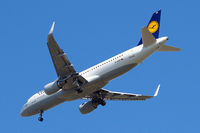 D-AIUE @ EGLL - Airbus A320-214(SL) [6092] (Lufthansa) Home~G 21/05/2015. On approach 27R. - by Ray Barber