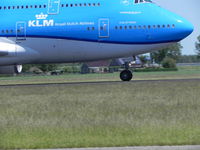 PH-BFT @ EHAM - KLM Just landed - by Henk Geerlings