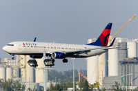 N817DN @ FLL - Ft. Lauderdale - by Alex Feldstein
