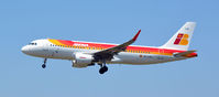 EC-LUL @ LEBL - El Prat Barcelona - España - by Pedro Martinez de Antoñana