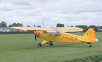 PH-WDR @ EHHO - Hoogeveen  Airfield Wings and Wheels - by Henk Geerlings