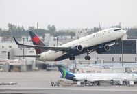 N372DA @ MIA - Delta 737-800 - by Florida Metal