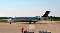 N995AT @ KLEX - Taxi Lexington - by Ronald Barker