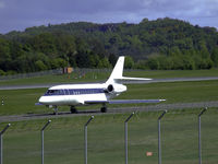CS-DLH @ EGPH - Netjets Falcon 2000EX CS-DLH taxiing to runway 06