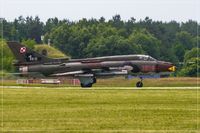 3920 @ EPSN - Sukhoi Su-22M-4 - by Jerzy Maciaszek