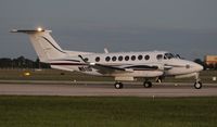 N511D @ ORL - Beech 350