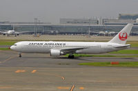 JA658J @ RJTT - At Haneda - by Micha Lueck