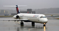 N912DL @ KRIC - Taxi to gate RIC - by Ronald Barker
