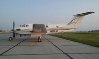 N121LB @ KGFK - Beech 200 Super King Air on the ramp. - by Kreg Anderson