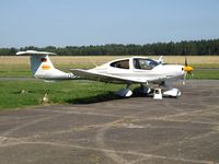 D-EUSE @ EDAH - parking - by Volker Leissing