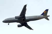 D-AIZO @ EGLL - Airbus A320-214 [5441] (Lufthansa) Home~G 29/06/2014. On approach 27R. - by Ray Barber