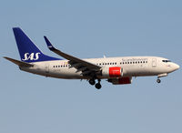LN-TUK @ LEBL - Landing rwy 25R - by Shunn311