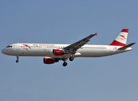 OE-LBC @ LEBL - Landing rwy 25R with new titles - by Shunn311