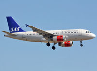 OY-KBT @ LEBL - Landing rwy 25R - by Shunn311