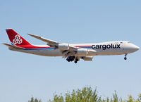 LX-VCF @ LEBL - Landing rwy 25R - by Shunn311