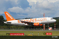 G-EZGE @ EGPH - Easy Edinburgh Action EGPH - by Clive Pattle