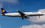 D-AISH @ EDDF - on final RW07R - by Friedrich Becker