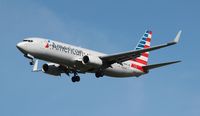 N896NN @ MCO - American