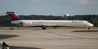 N927DN @ ATL - Delta - by Florida Metal