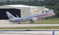 N934AN @ FLL - American