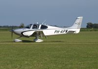 PH-APW @ EHTX - taxi to rwy after airshow - by Volker Leissing