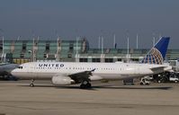 N427UA @ KORD - Airbus A320