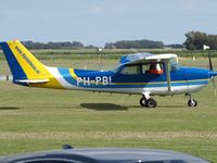 PH-PBL @ EHTX - taxi ro rwy - by Volker Leissing