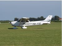 PH-TTC @ EHTX - taxi to rwy after airshow - by Volker Leissing