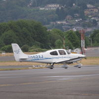 N662AJ @ KRNT - 2006 Cirrus at KRNT - by Eric Olsen