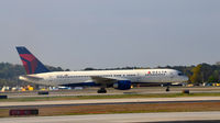 N676DL @ KATL - Landing Atlanta - by Ronald Barker
