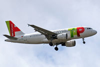 CS-TTN @ EGLL - Airbus A319-111 [1120] (TAP Portugal) Home~G 15/06/2013. On approach 27L.