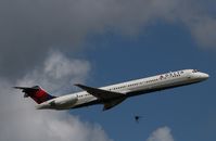 N978DL @ KDAB - MD-88