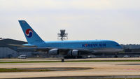 HL7613 @ KATL - Landing Atlanta - by Ronald Barker