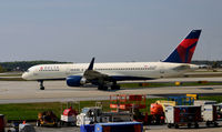 N557NW @ KATL - Taxi Atlanta - by Ronald Barker