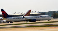 N805DN @ KATL - Taxi Atlanta - by Ronald Barker