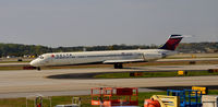 N903DE @ KATL - Taxi Atlanta - by Ronald Barker