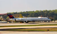 N927DA @ KATL - Landing Atlanta - by Ronald Barker
