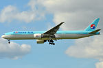 HL7782 @ EGLL - On short finals at LHR - by Robert Kearney