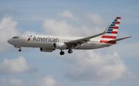 N983AN @ MIA - American
