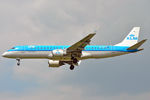 PH-EZN @ EGLL - On short finals at LHR