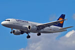 D-AILS @ EGLL - On short finals at LHR